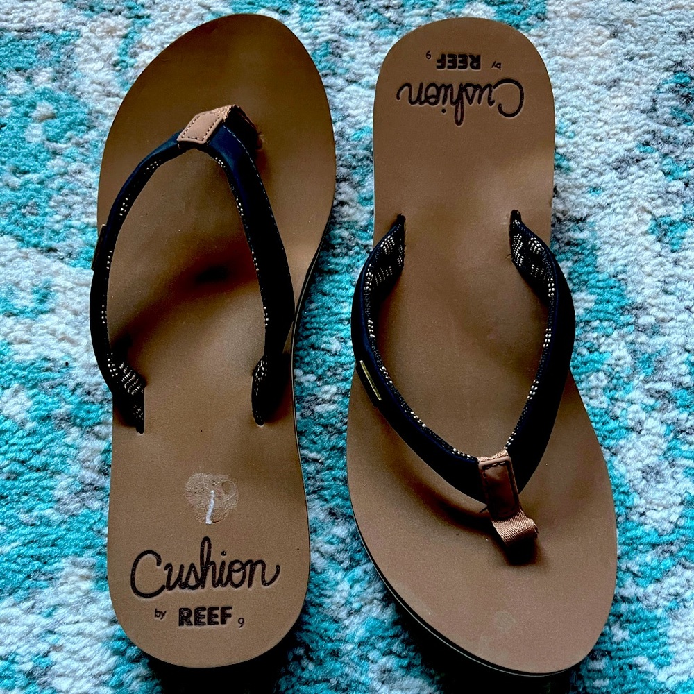 Reef Cushioned Sandals Size 9